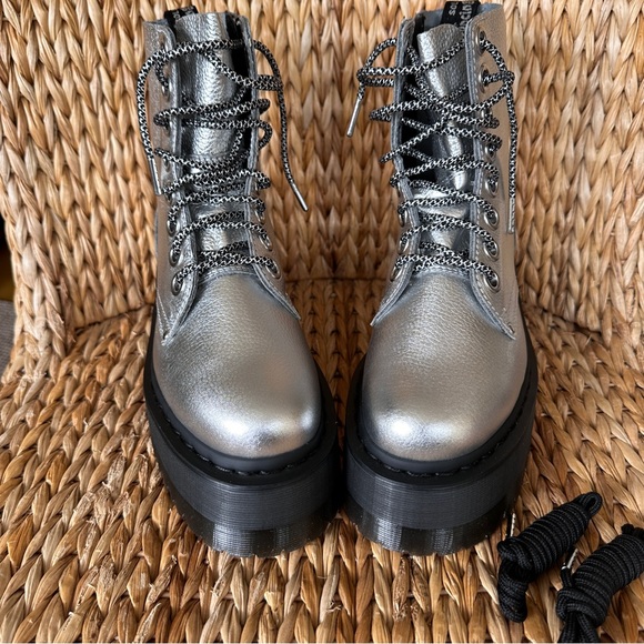 New Dr.Martens Silver Metallic Jadon Max - Picture 3 of 12